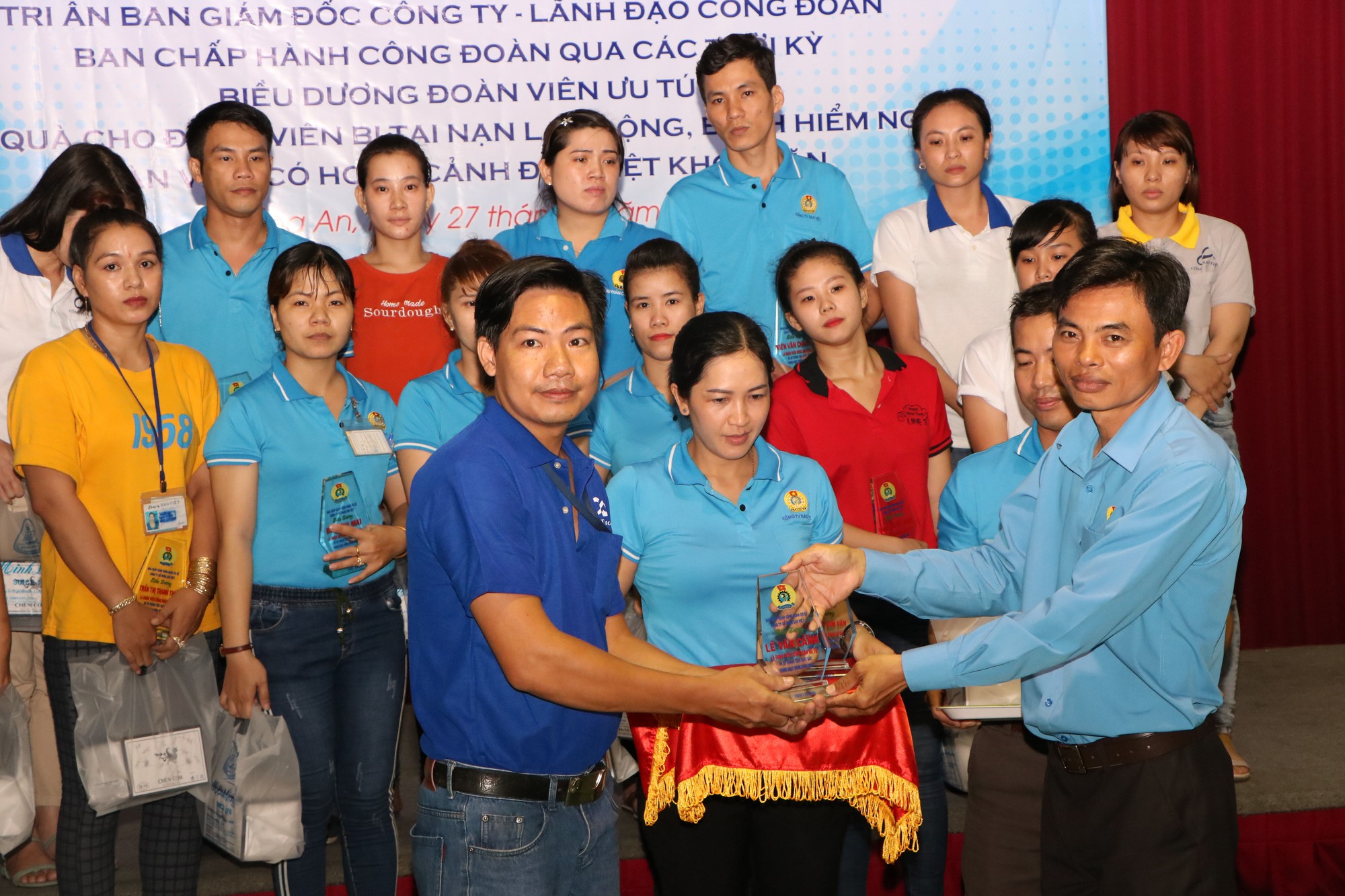 BÌNH DƯƠNG: Tuyên dương đoàn viên tiêu biểu