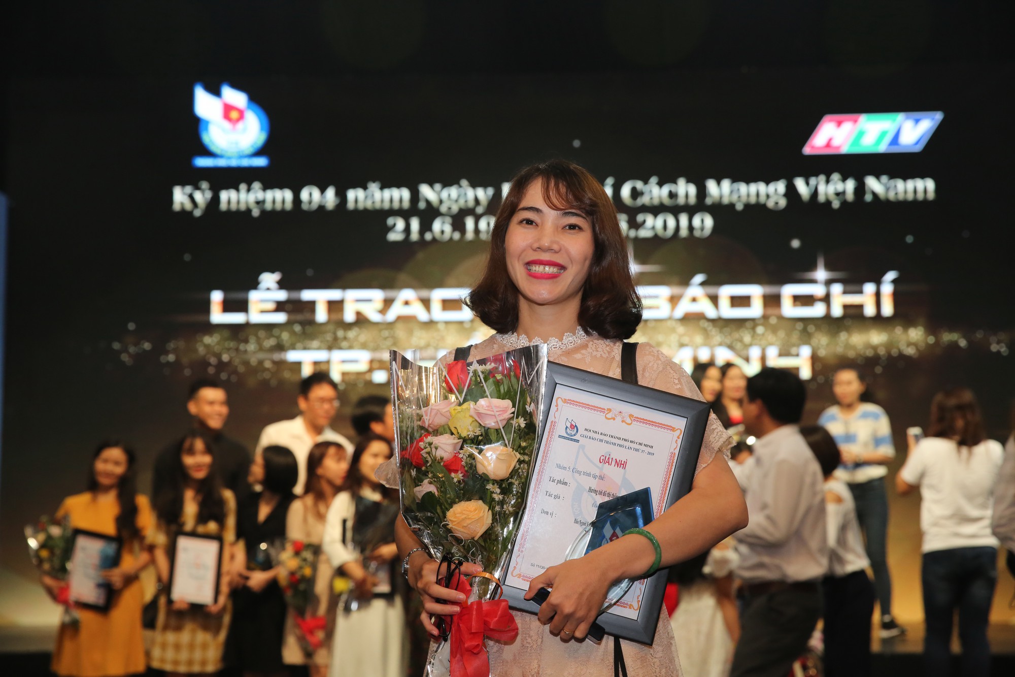 B&aacute;o Người Lao Động - Dấu ấn 44 năm qua giải thưởng b&aacute;o ch&iacute; - Ảnh 2.