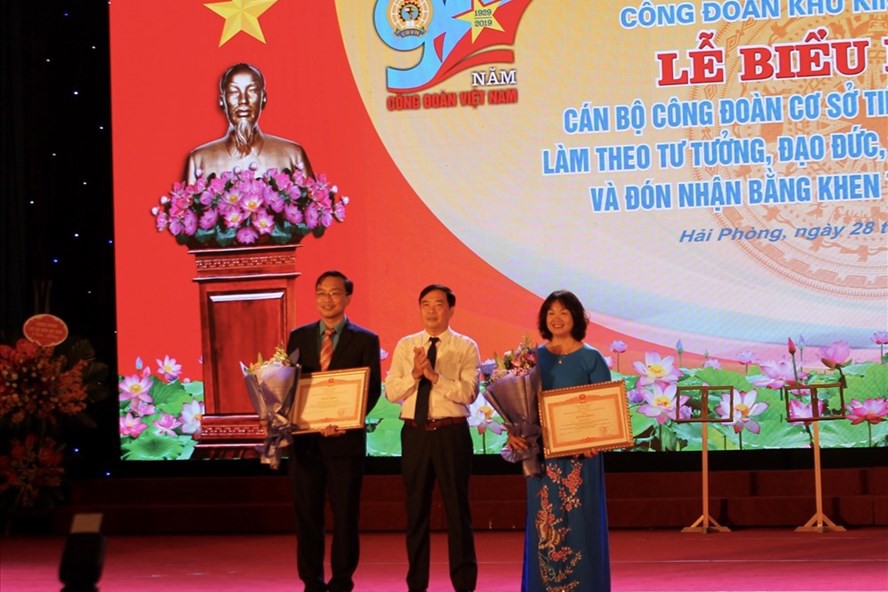 HẢI PHÒNG: Tuyên dương cán bộ Công đoàn học tập và làm theo Bác