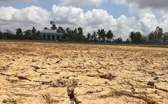 Sông cạn, đất khát, người khó
