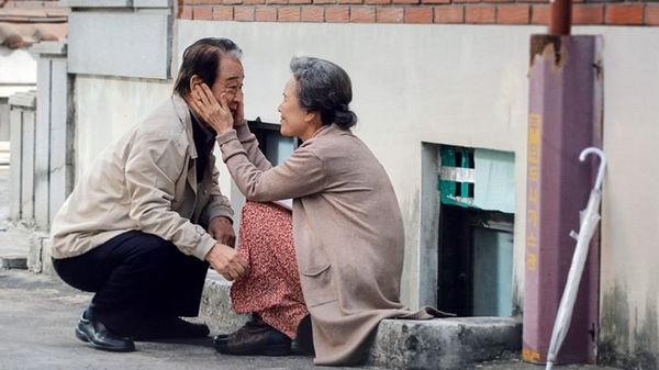 Cạn nước mắt với &ldquo;Điều ba mẹ kh&ocirc;ng kể&rdquo; - Ảnh 2.