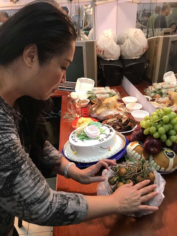 NSND Hồng V&acirc;n nghẹn ng&agrave;o nhớ cố nghệ sĩ h&agrave;i Anh Vũ  - Ảnh 2.