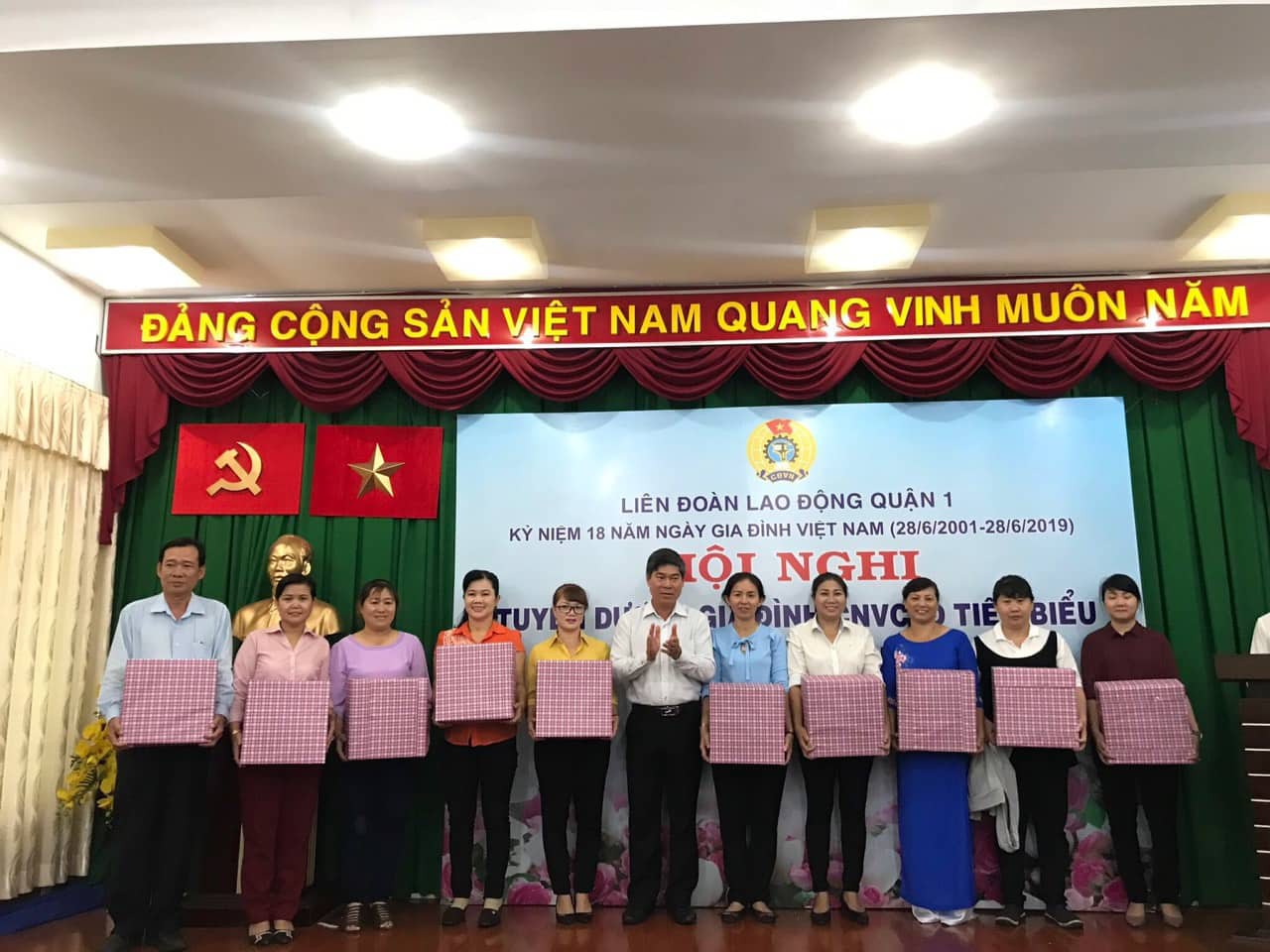 Chia sẻ kinh nghiệm giữ lửa hạnh phúc gia đình - Ảnh 2.
