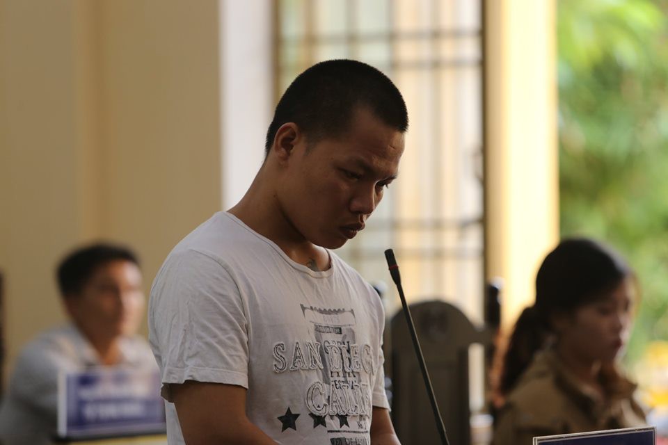 Nhớ lại chuyện bị cấm yêu, nam thanh niên đâm chết người