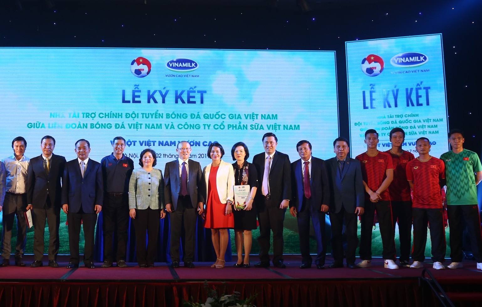Có tài trợ "khủng", VFF khẳng định tăng lương cho HLV Park Hang-seo