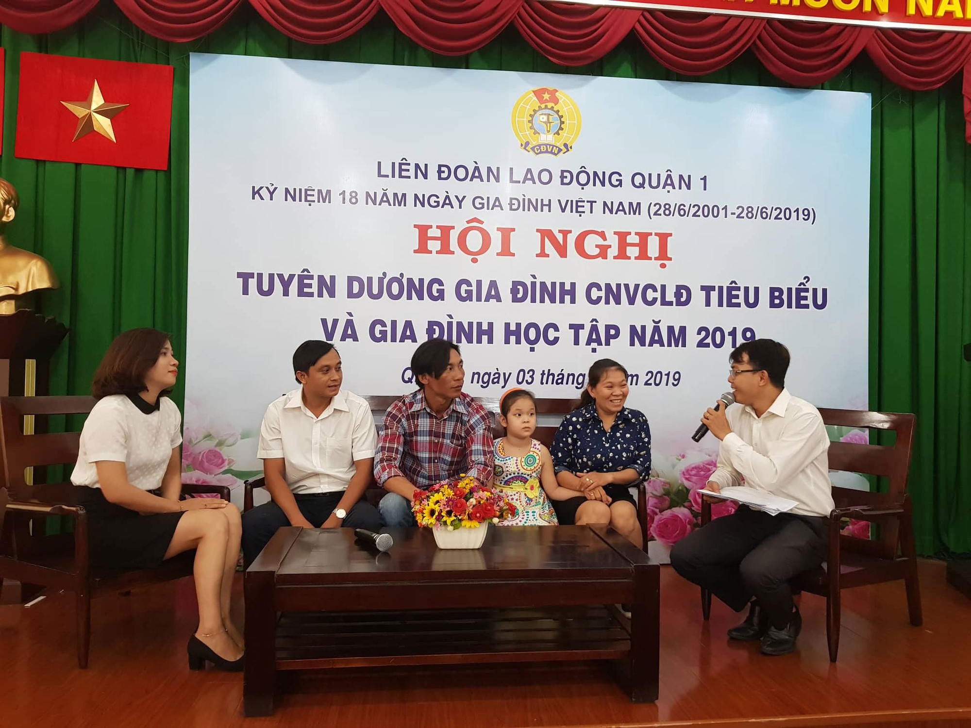 Tuyên dương 65 gia đình hạnh phúc, hiếu học