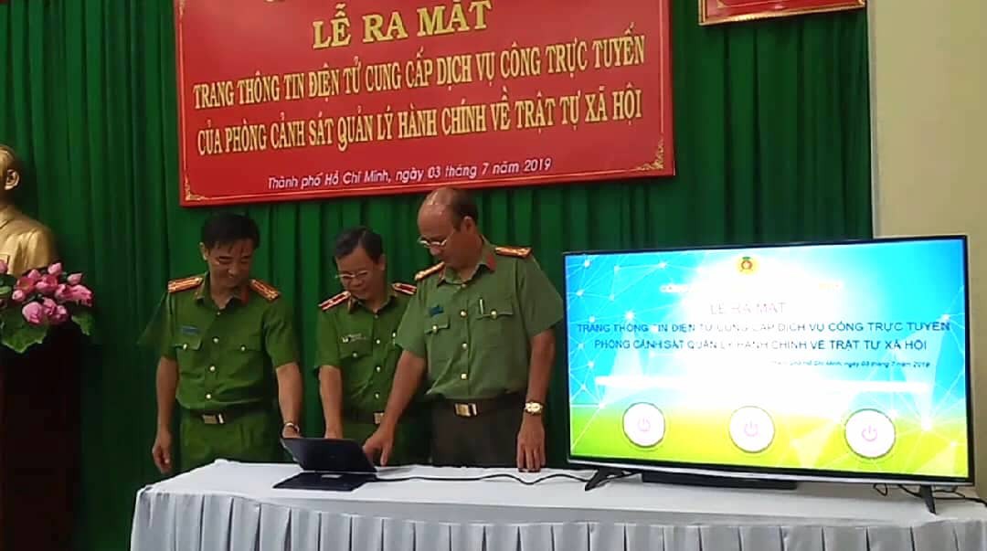 Từ hôm nay, người dân TP HCM có thể làm thủ tục cấp căn cước tại nhà - Ảnh 1.