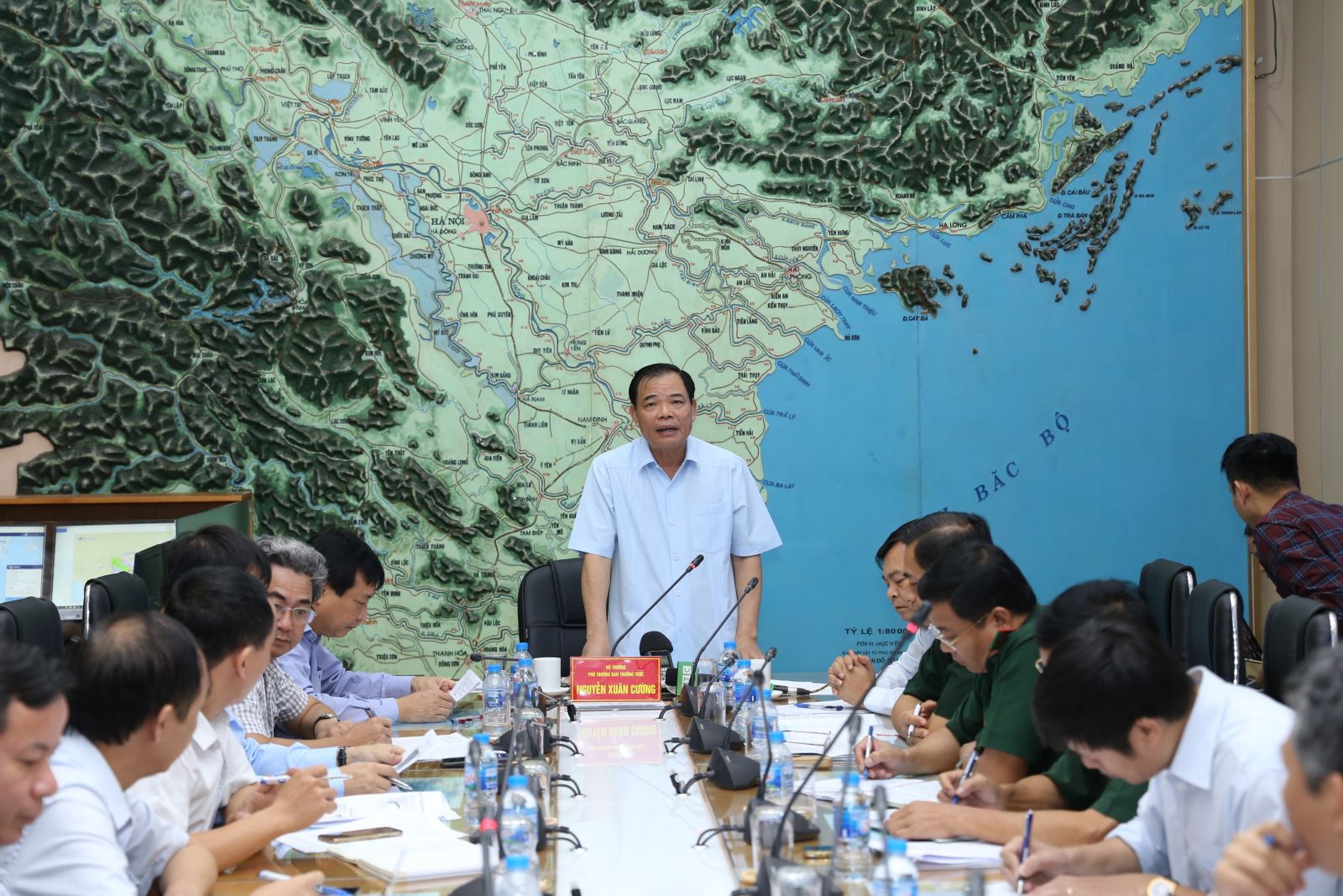 B&atilde;o số 2 tăng tốc v&agrave;o Quảng Ninh - Ninh B&igrave;nh, Bộ trưởng Nguyễn Xu&acirc;n Cường chỉ đạo khẩn - Ảnh 2.