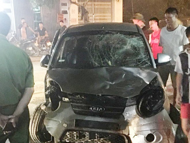 Gây tai nạn bỏ chạy, "xe điên" tông hàng loạt xe máy khiến 7 người bị thương