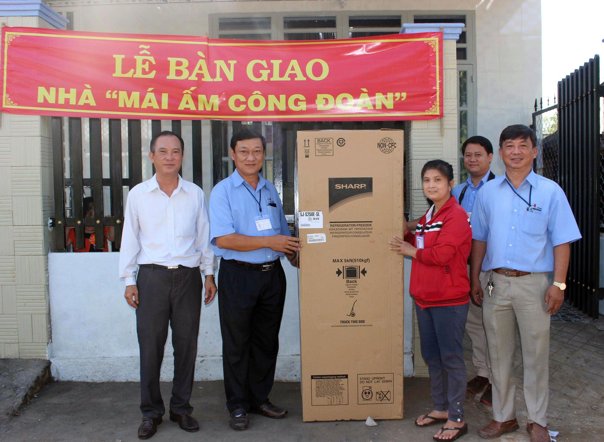 Mang niềm vui đến người lao động
