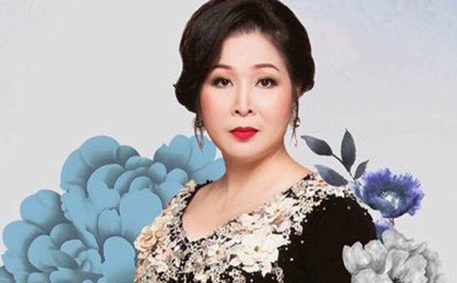 NSND Hồng V&acirc;n bắt tay với &ocirc;ng bầu Phước Sang - Ảnh 1.