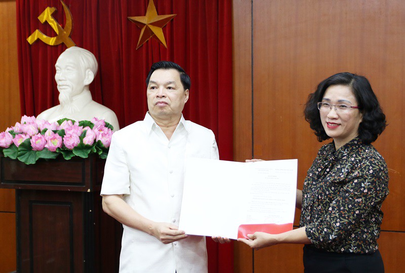 Ban Tuyên giáo bổ nhiệm 2 Vụ trưởng Tuyên truyền và Báo chí-Xuất bản - Ảnh 1.