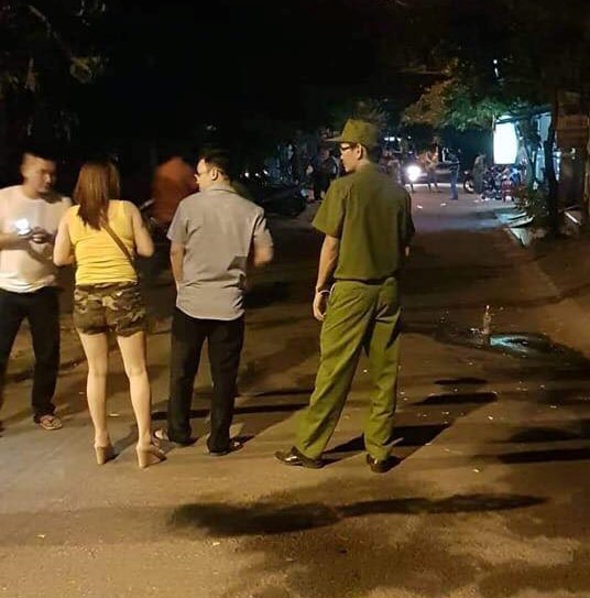Con trai chủ qu&aacute;n karaoke đ&acirc;m kh&aacute;ch tử vong - Ảnh 1.