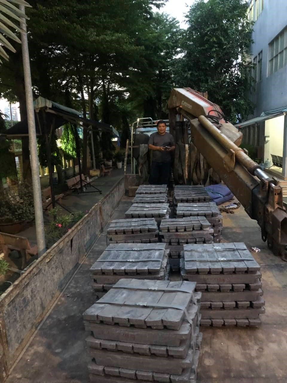 Ngỡ ng&agrave;ng thủ phạm vụ trộm th&ugrave;ng container ở C&aacute;t L&aacute;i - Ảnh 2.