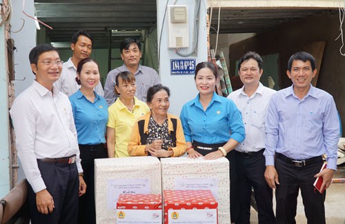Hơn cả sự sẻ chia