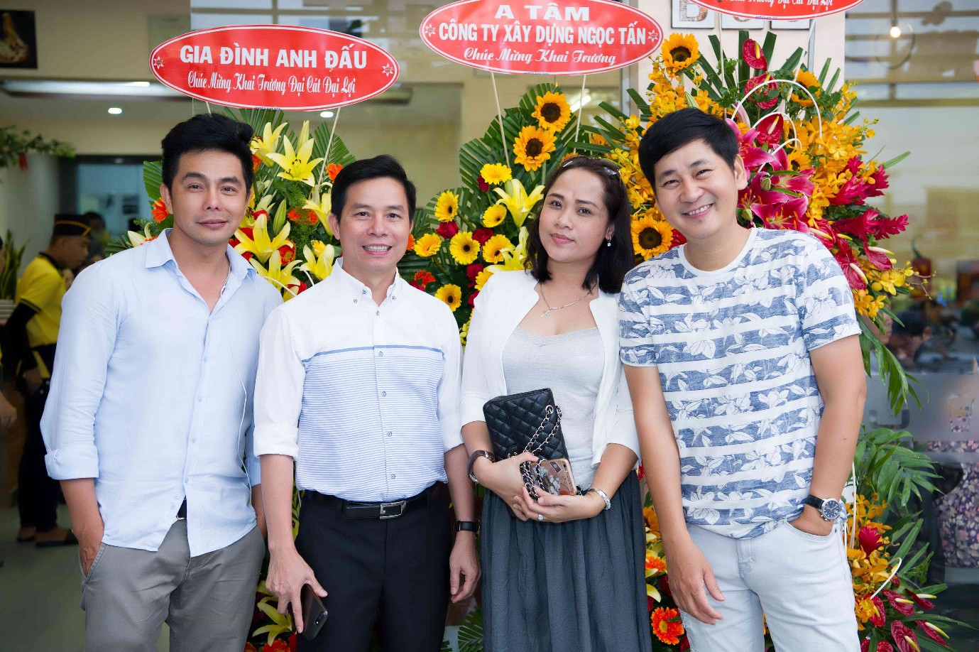 Diễn viên Đoàn Minh Tài khai trương nhà hàng Kiu B 88 chi nhánh 3. - Ảnh 1.