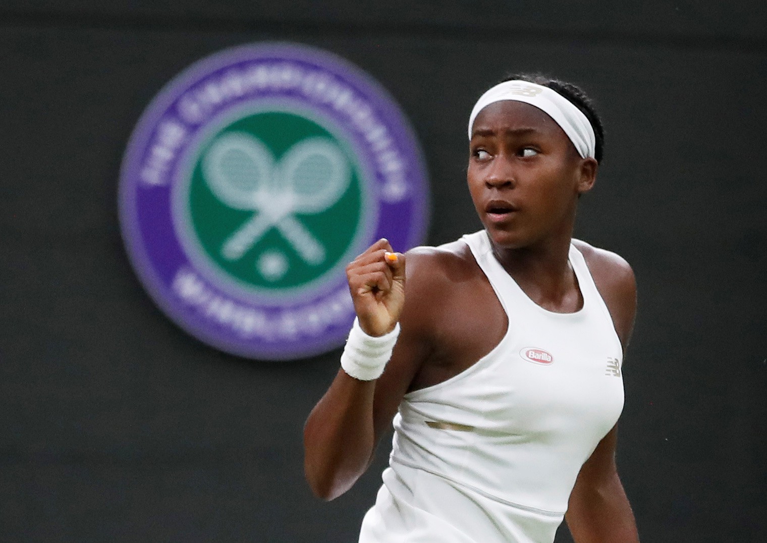 Nữ tay vợt 15 tuổi vào vòng 3 Wimbledon
