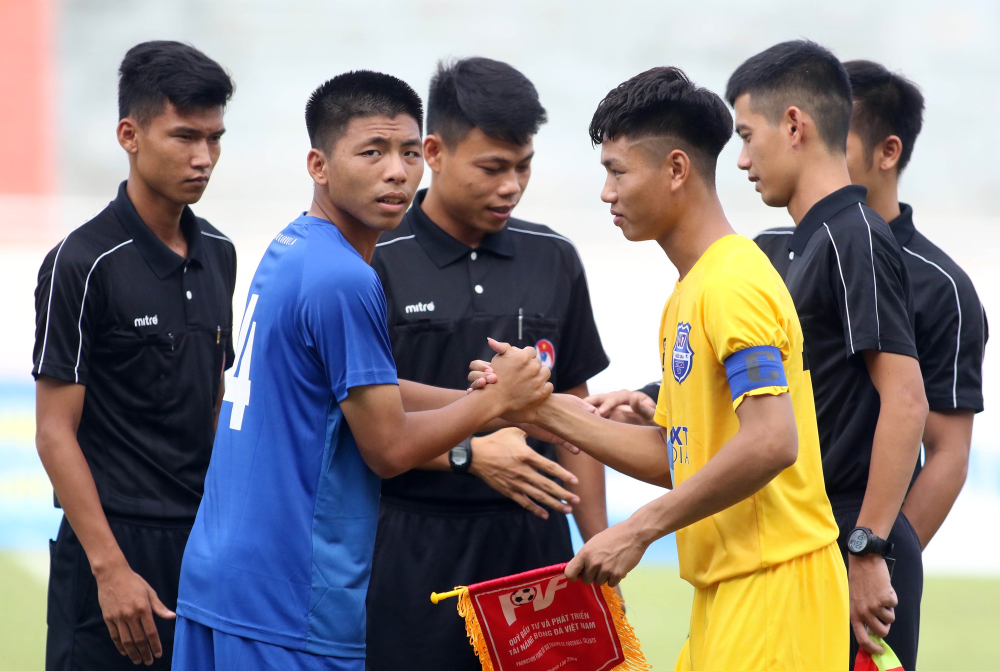 Trọng tài Đức Thiện lại làm nóng trận U17 Thanh Hóa - PVF