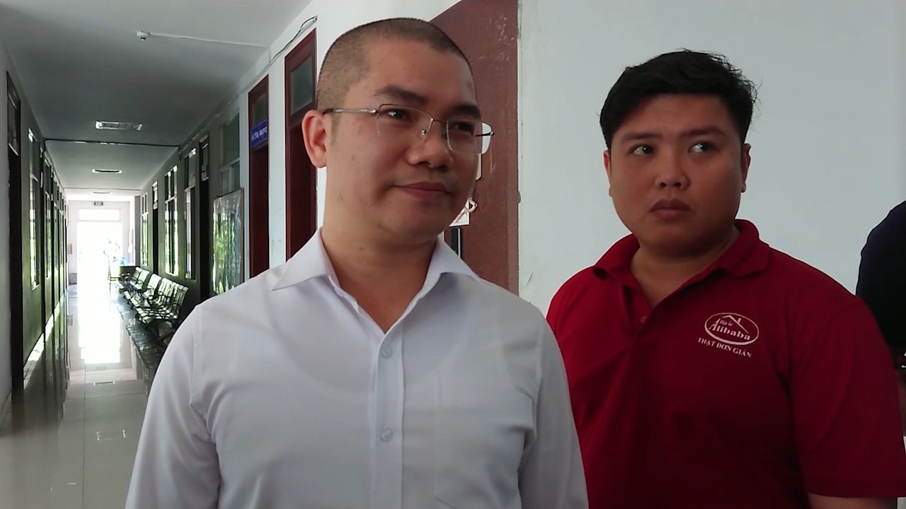 Chủ tịch xã Tóc Tiên quyết tố cáo CEO Alibaba đến cùng