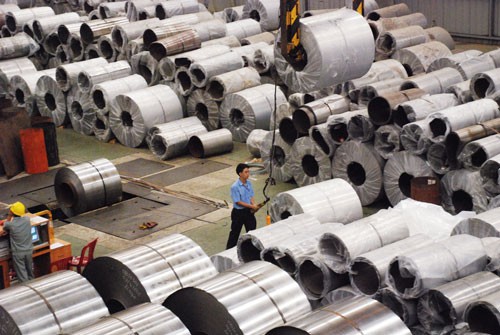 Chặn h&agrave;ng xuất khẩu đội lốt made in Vietnam - Ảnh 1.