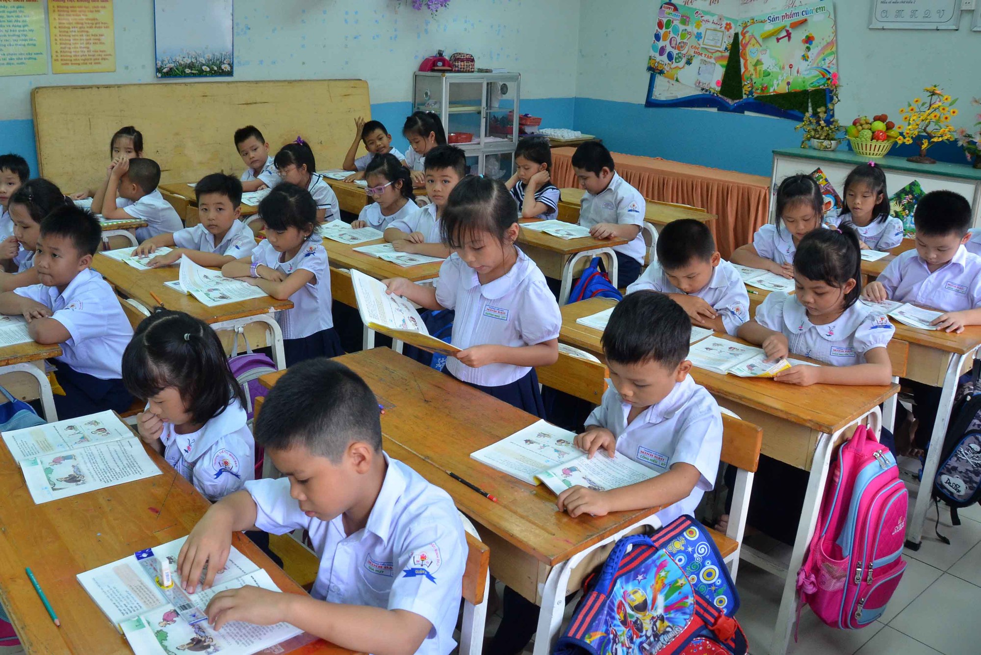 Vì sao Bộ GD-ĐT phá sản kế hoạch viết SGK?