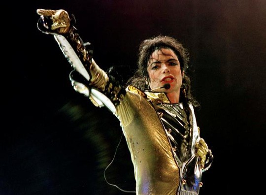 Bảo vệ hình ảnh Michael Jackson, khởi kiện đòi... 1USD