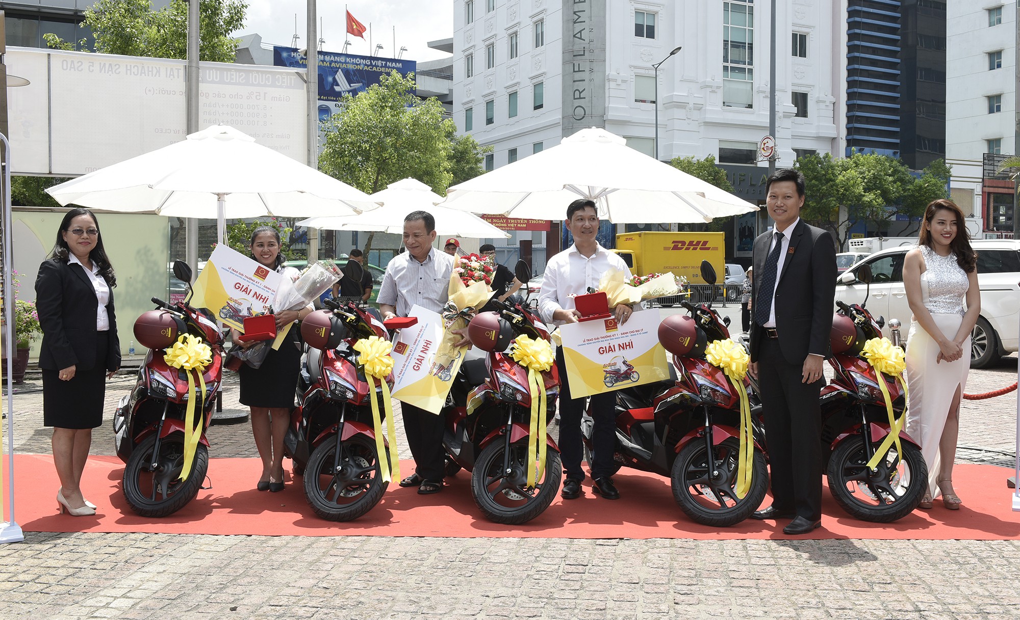 Tập đo&agrave;n Hoa Sen trao thưởng Mua Ống nhựa Hoa Sen &ndash; Tr&uacute;ng &ocirc; t&ocirc; Camry kỳ 1 - Ảnh 3.
