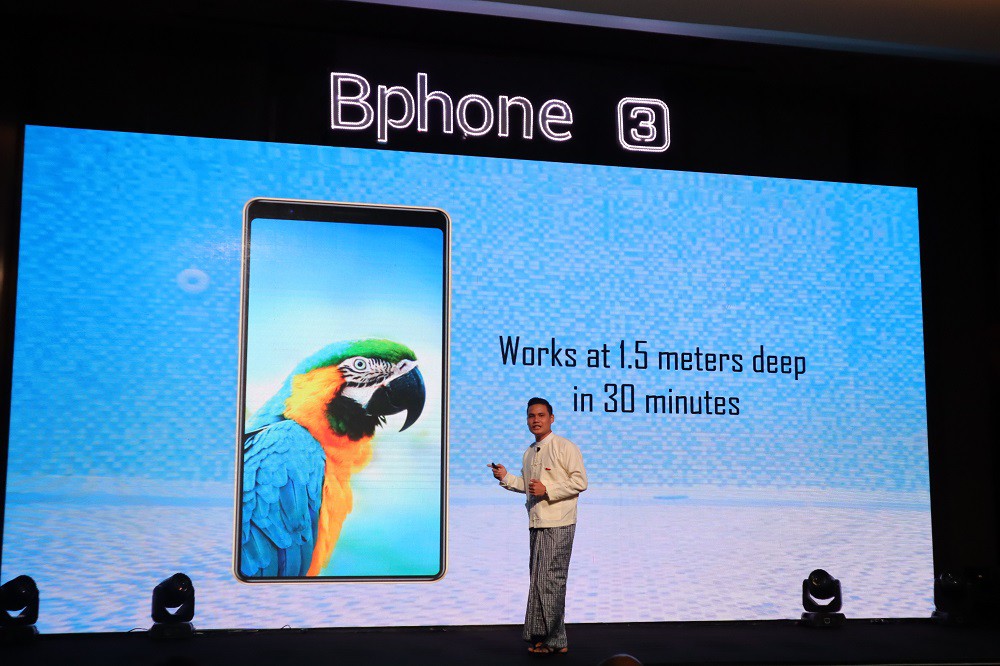 Điện thoại Bphone 3 &ldquo;made in Việt Nam&rdquo; đ&atilde; sẵn s&agrave;ng tại gần 100 cửa h&agrave;ng ở Myanmar - Ảnh 1.