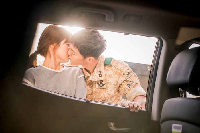 Vì sao nhiều phụ nữ hiện đại thích “phi công” trẻ? - Ảnh 1.