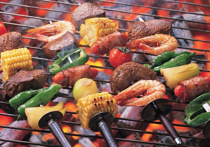 Bí kíp ăn đồ nướng thả ga mùa hè mà không sợ tăng cân - Ảnh 1.