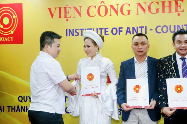 "Nữ hoàng Văn hoá tâm linh" làm Phó Ban Phát triển Thương hiệu và Chống hàng giả Việt Nam