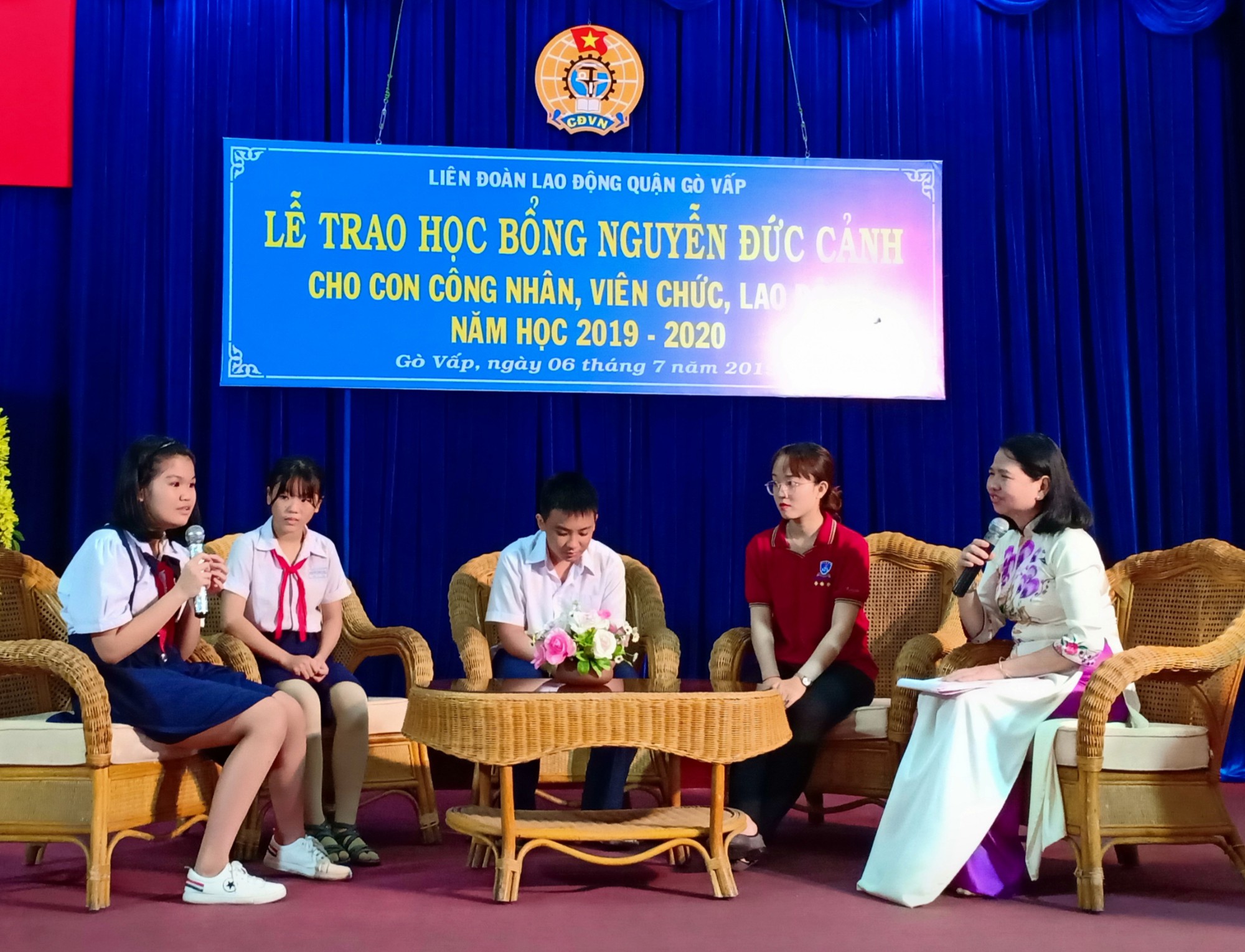 Học bổng tiếp sức con CNVC-LĐ ngh&egrave;o - Ảnh 2.