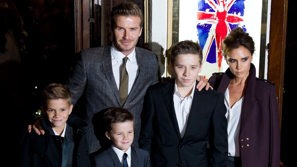 Beckham tự h&agrave;o 20 năm một vợ bốn con, hạnh ph&uacute;c với Victoria - Ảnh 16.