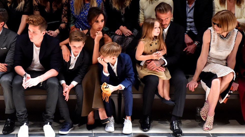 Beckham tự h&agrave;o 20 năm một vợ bốn con, hạnh ph&uacute;c với Victoria - Ảnh 4.