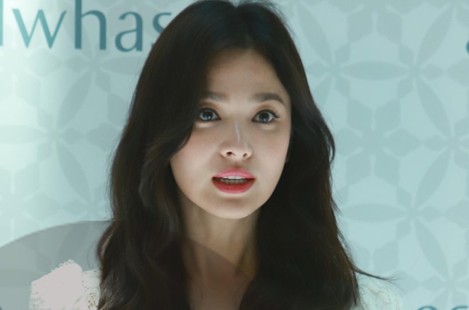 Song Hye Kyo gầy gò xuất hiện lần đầu sau ly hôn