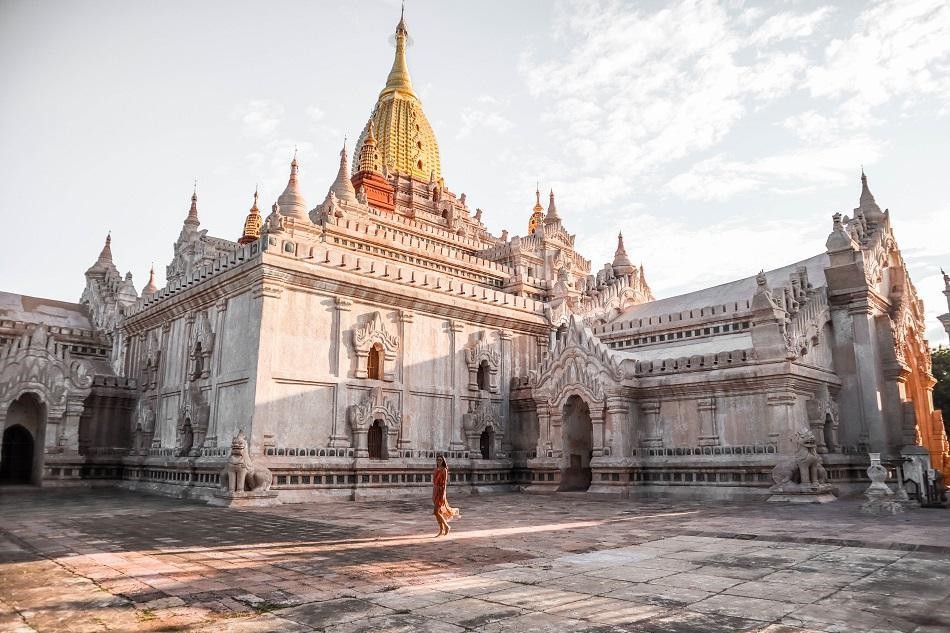 Những ng&ocirc;i đền, ch&ugrave;a d&aacute;t v&agrave;ng, đ&iacute;nh kim cương ở Myanmar - Ảnh 4.