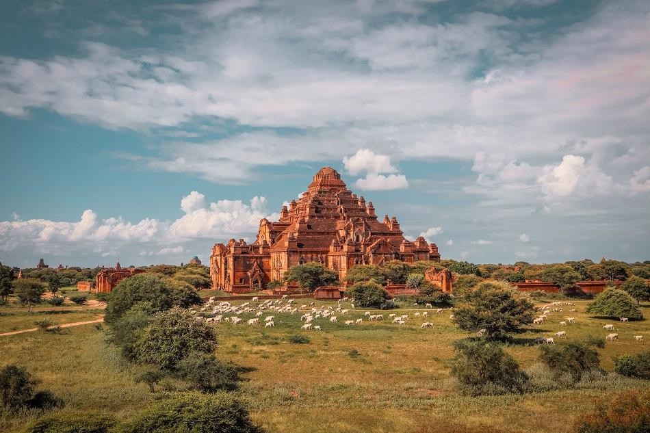 Những ng&ocirc;i đền, ch&ugrave;a d&aacute;t v&agrave;ng, đ&iacute;nh kim cương ở Myanmar - Ảnh 5.