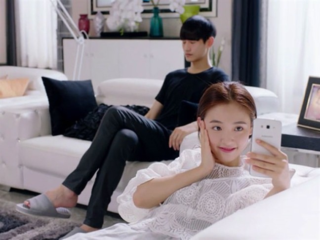 Bỗng nhiên có mặt trong clip đánh ghen - Ảnh 2.
