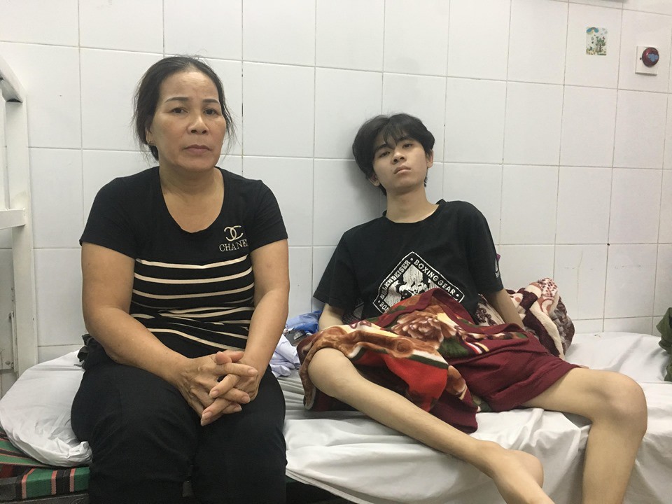 Nhói lòng trước nghịch cảnh của cậu sinh viên nghèo