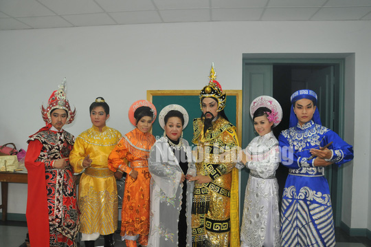 NSND Ngọc Gi&agrave;u: Cứu cải lương cần nhiều phi&ecirc;n bản mới - Ảnh 2.