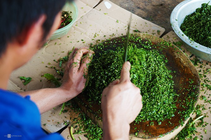 Gà nướng, cơm lam - đặc sản dân dã của núi rừng Tây Nguyên - Ảnh 7.