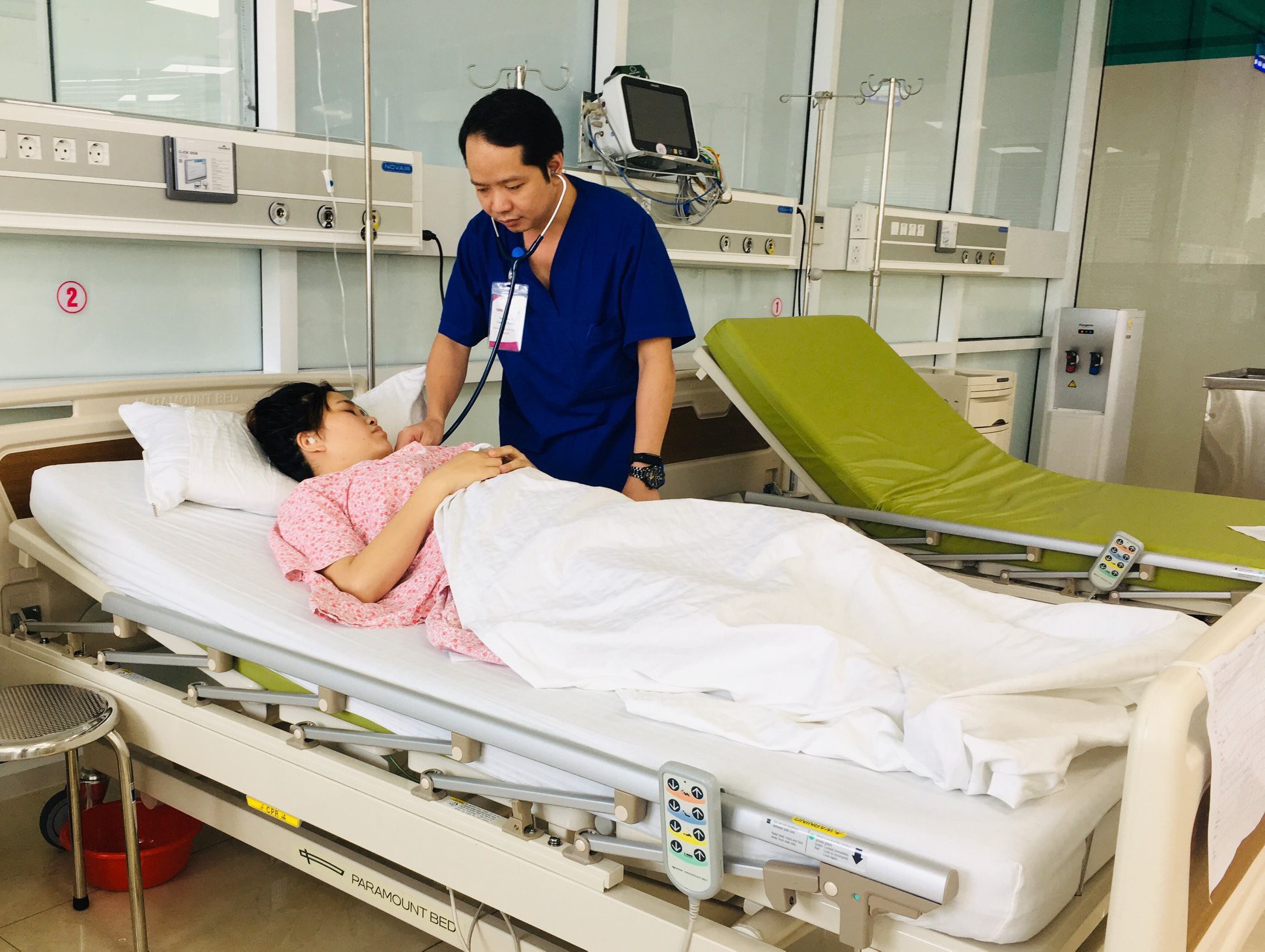 Bác sĩ nhắn nhủ "bà bầu" sau cuộc chạy đua cứu sản phụ mang song thai bị vỡ tử cung