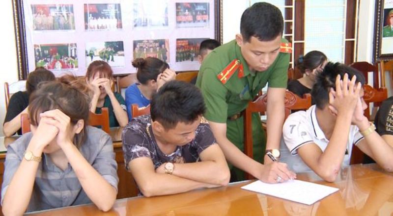 Thiếu nữ 17 tuổi mua 10 triệu đồng tiền ma túy tổ chức sinh nhật - Ảnh 1.
