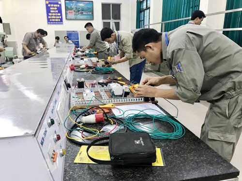 HÀ NỘI: Rèn nghề cho CNVC-LĐ