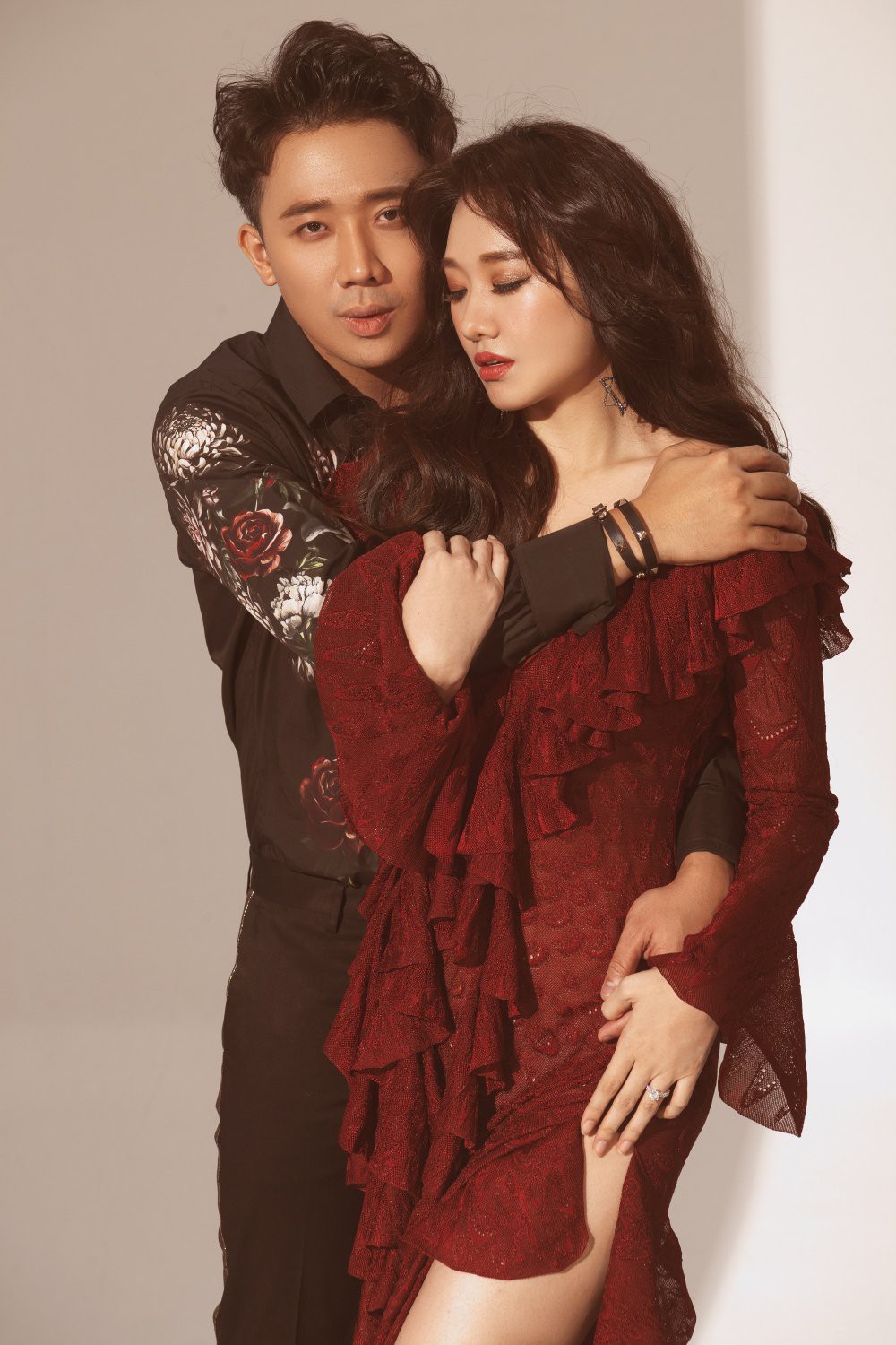 Hari Won: Cưới Trấn Thành, tôi như búp bê sống - Ảnh 2.