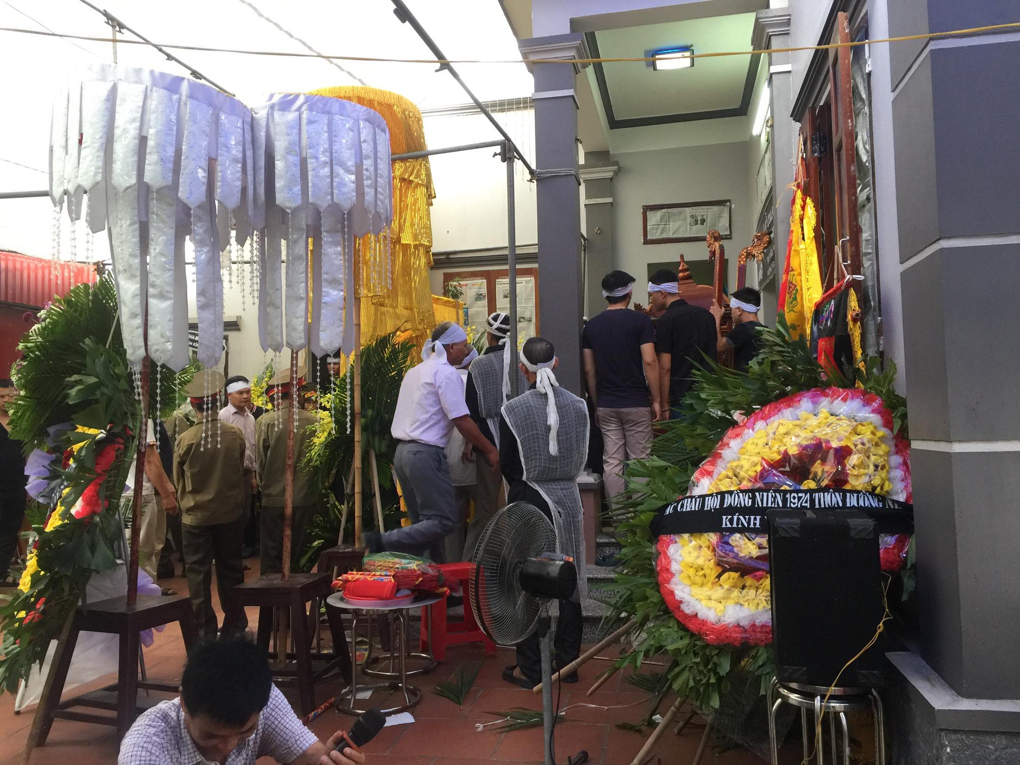 Quang Hải về chịu tang ông nội ngay sau khi lập hat-trick kiến tạo thắng Thanh Hóa - Ảnh 3.