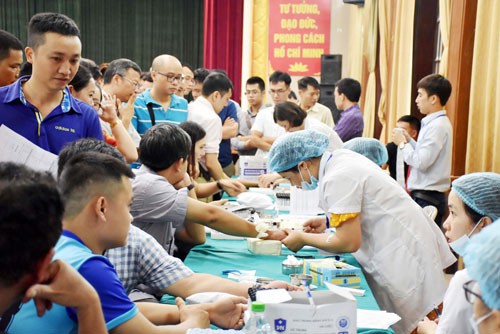 HÀ NỘI: Chăm lo sức khỏe cho CNVC-LĐ
