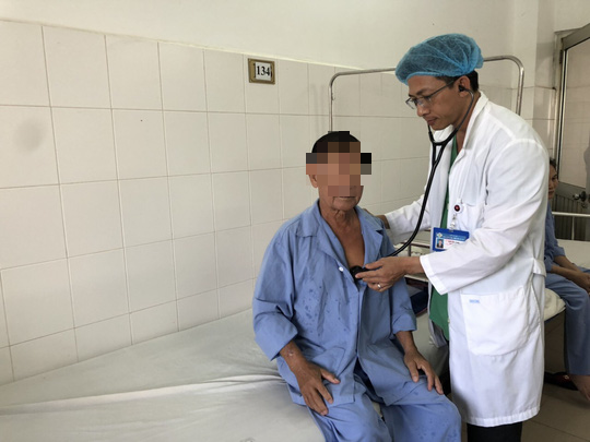 Dùng đầu mũi khoan bằng kim cương cứu sống bệnh nhân bị tắc mạch vành nặng - Ảnh 1.