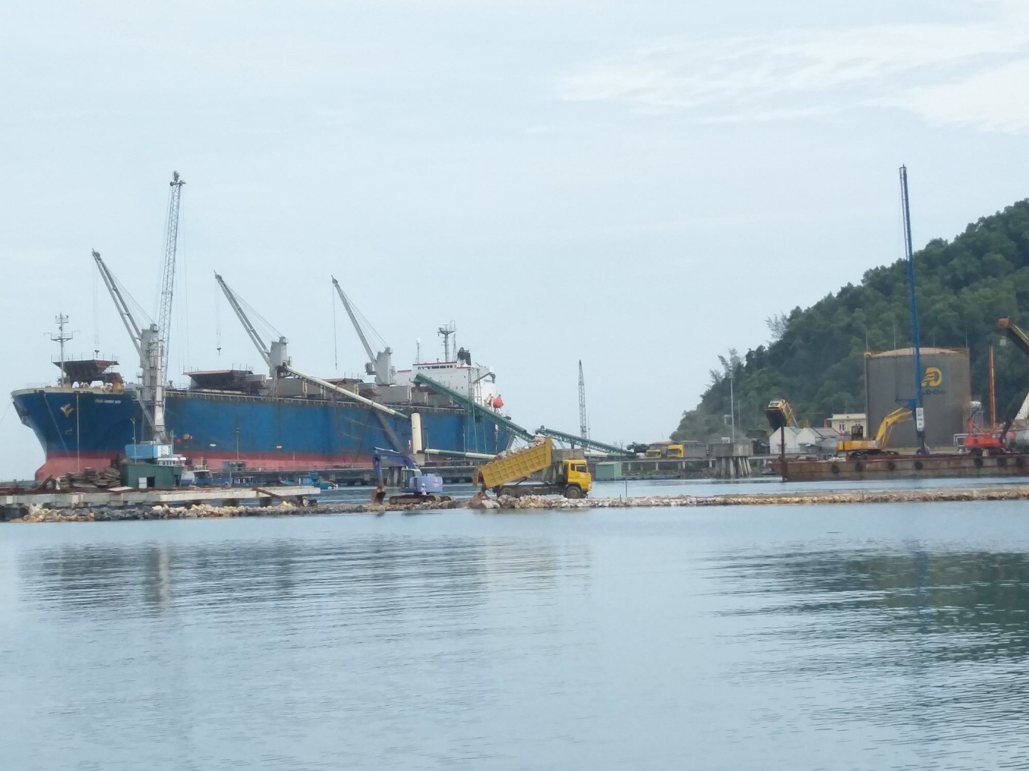 Tìm đầu tàu phát triển kinh tế miền Trung