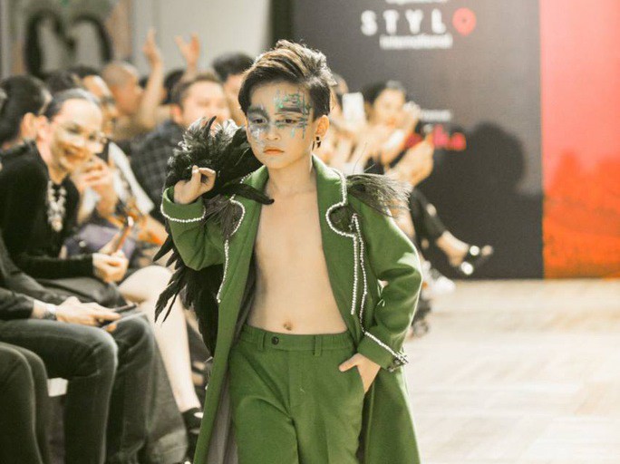 Sao nhí gây chú ý với bản cover giống hệt MV của Sơn Tùng